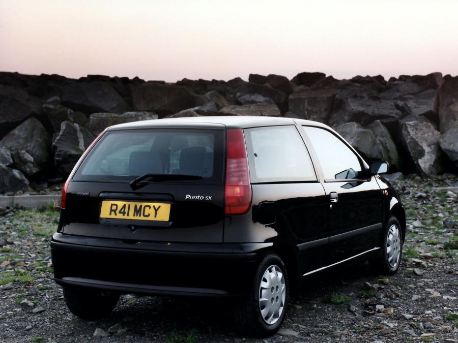  Fiat Punto 3-Door 1993 года  (UK) (фото 3 из 9)